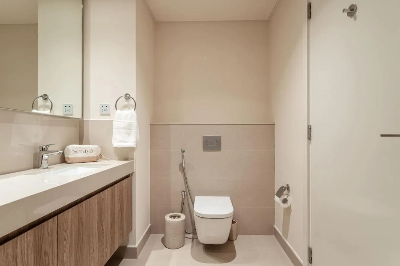 Seraya Residence 7 - 4Bdr - Burj And Difc Skyline Views Dubai Apartment